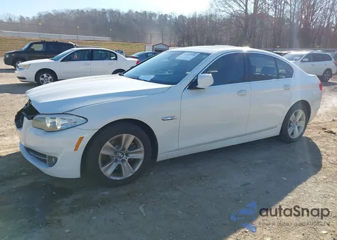 2013 BMW 528I xDrive z USA, uszkodzony, nr VIN WBAXH5C56DDW16907